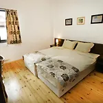 Resort Bukor Shtepi Magnolia Mandrica