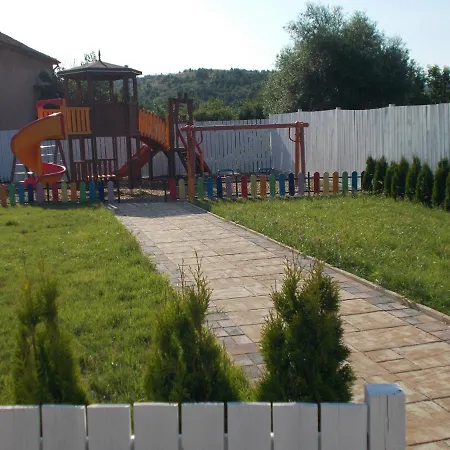 Feriested Bukor Shtepi Magnolia 4*