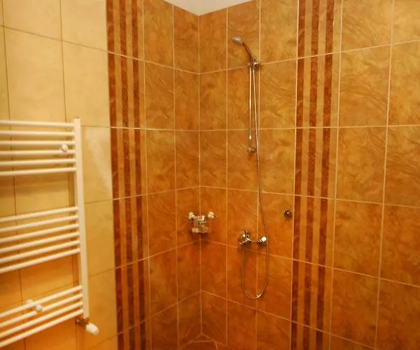 度假村 Bukor Shtepi Magnolia Mandrica