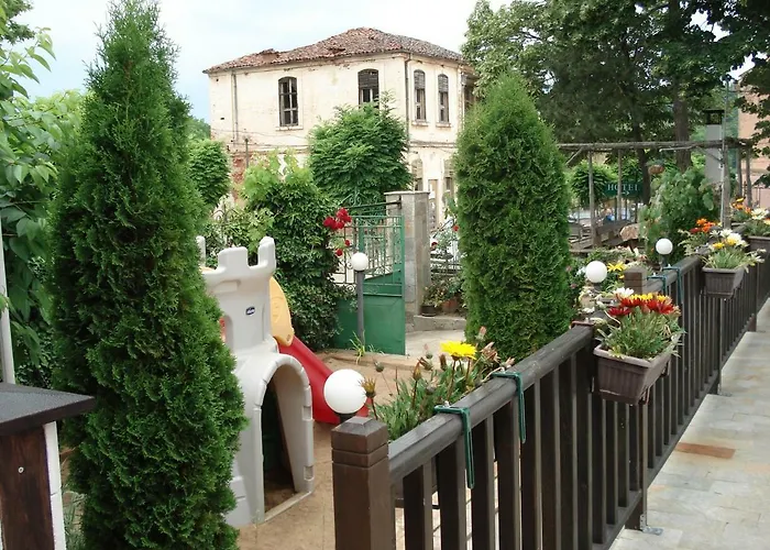 Bukor Shtepi Magnolia 度假村 4*