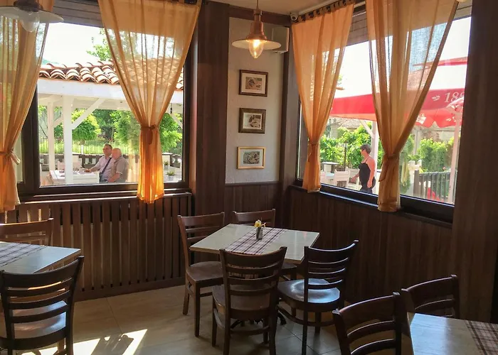 Bukor Shtepi Magnolia 度假村 Mandrica